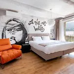 Dodo Etc 4*